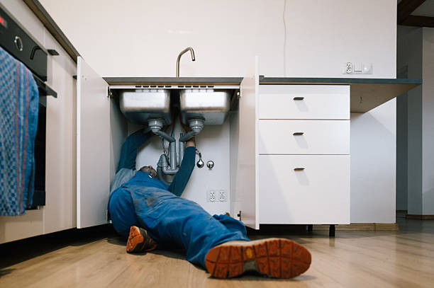 Professional Leak Detection technician working in Ridgecrest, FL